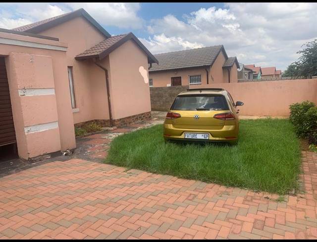 2 BEDROOM HOUSE FOR SALE IN BRAAMFISCHERVILLE